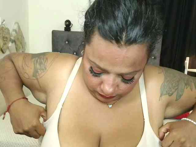 JoanaQueens webcam