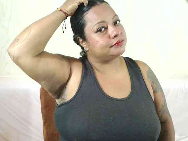 JoanaQueens webcam