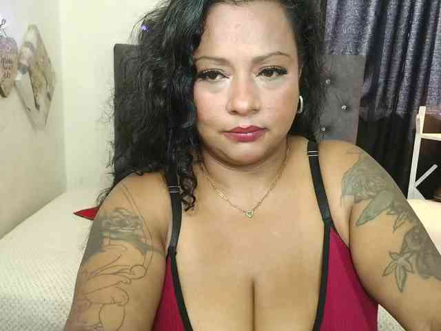 JoanaQueens webcam
