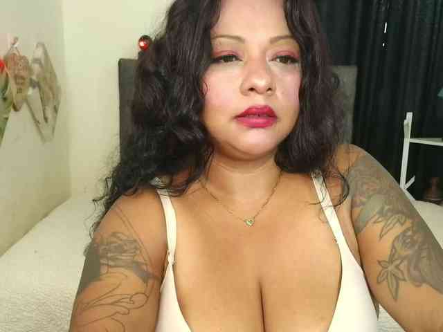 JoanaQueens webcam