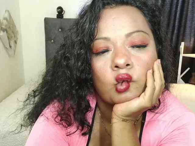 JoanaQueens webcam