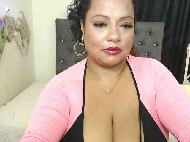 JoanaQueens webcam