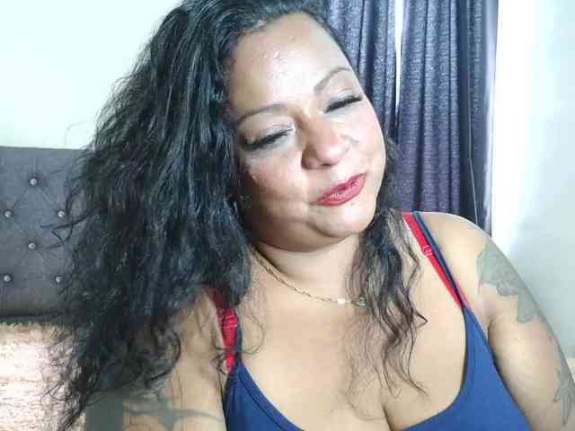 JoanaQueens webcam