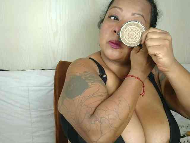 JoanaQueens webcam