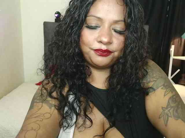 JoanaQueens webcam