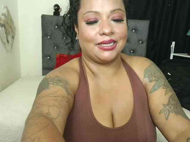JoanaQueens webcam