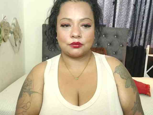 JoanaQueens webcam