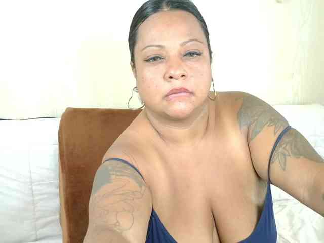 JoanaQueens webcam