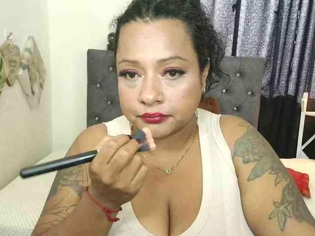 JoanaQueens webcam