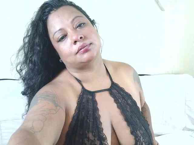 JoanaQueens webcam
