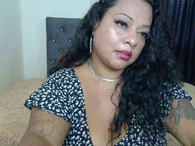 JoanaQueens webcam