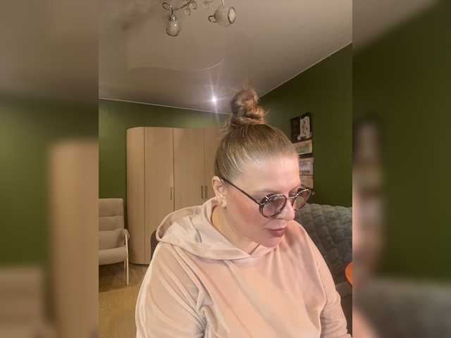 Veronika_Gold live cam preview