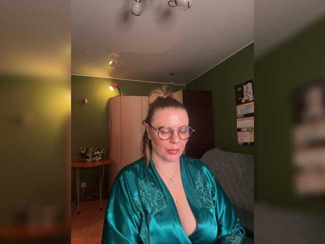 Veronika_Gold live cam preview