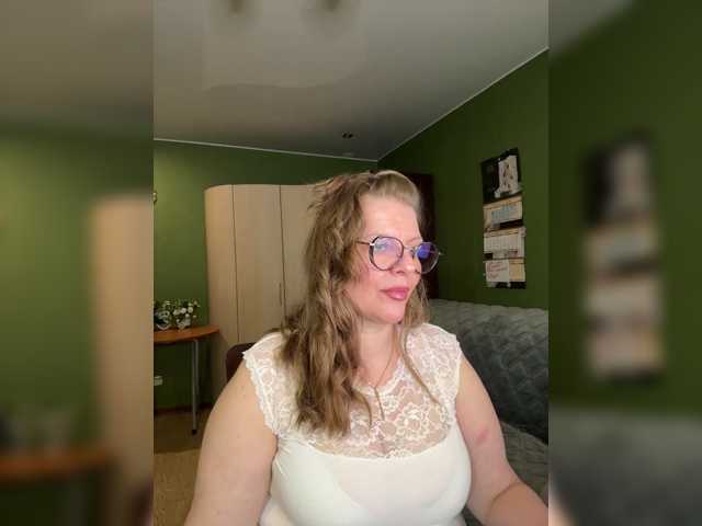 Veronika_Gold live cam preview