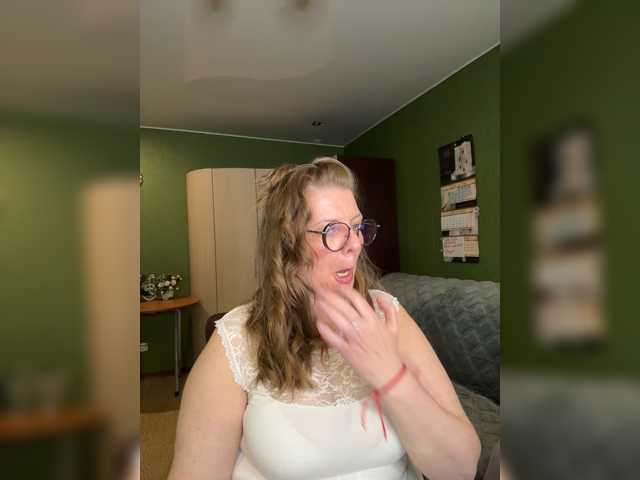 Veronika_Gold live cam preview