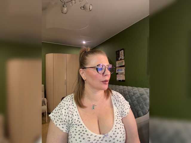 go to chat with Veronika_Gold