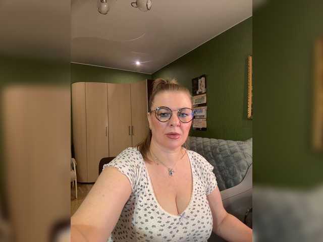 Veronika_Gold live cam preview