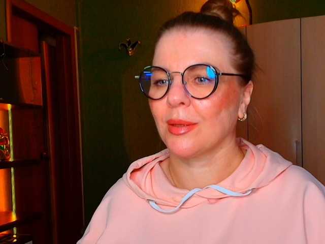 Veronika_Gold live cam preview