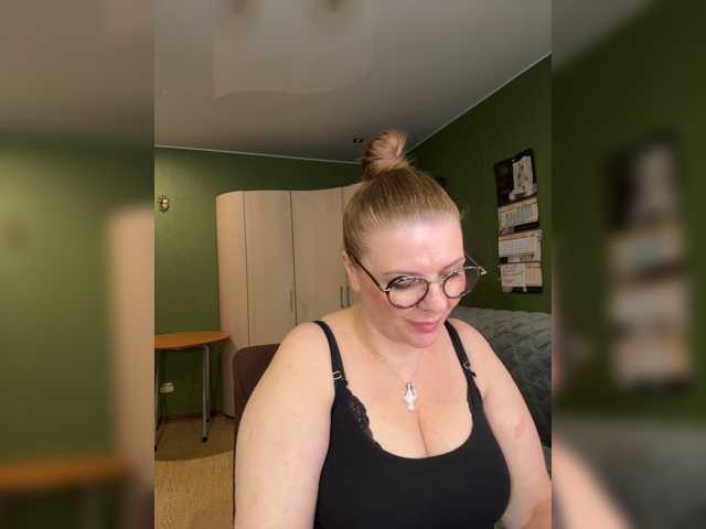 Veronika_Gold live cam preview