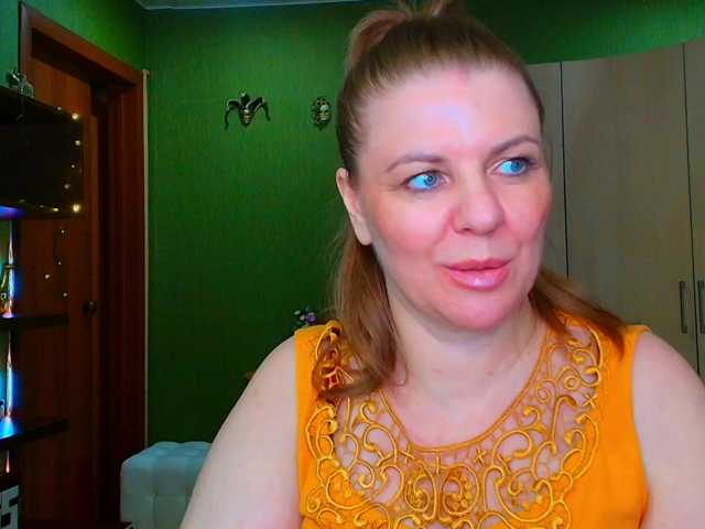 Veronika_Gold live cam preview