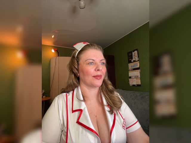 Veronika_Gold live cam preview