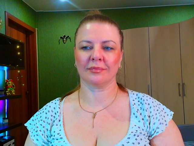 Veronika_Gold live cam preview