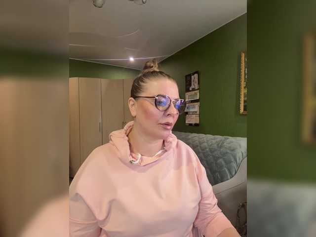 Veronika_Gold live cam preview