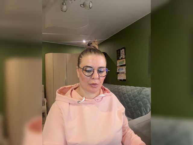Veronika_Gold live cam preview