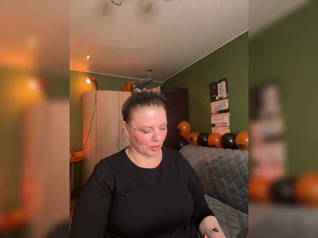 Veronika_Gold live cam preview