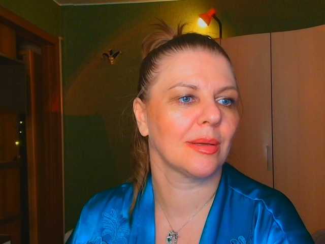 Veronika_Gold live cam preview