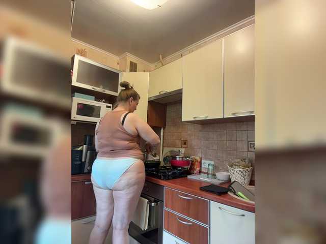 le modèle Veronika_Gold est en webcam porno dans un show sur le site bongacams, il possède les tags suivants: White/Caucasian,Blonde,Shaved