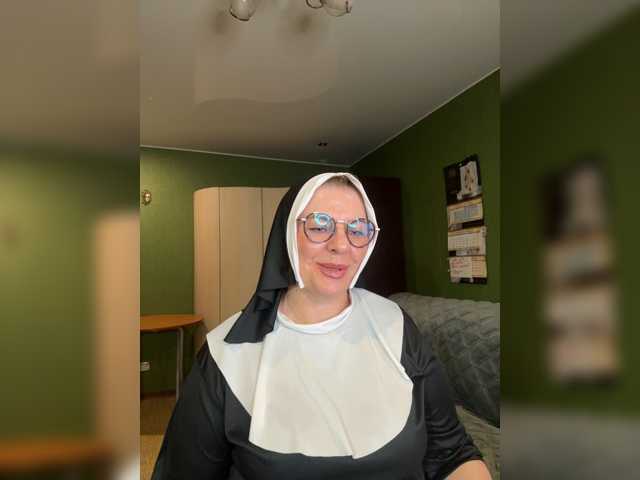 Veronika_Gold live cam preview