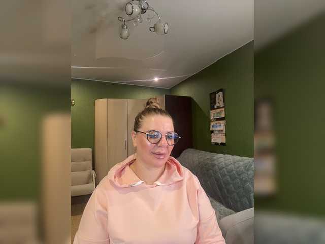 Veronika_Gold live cam preview