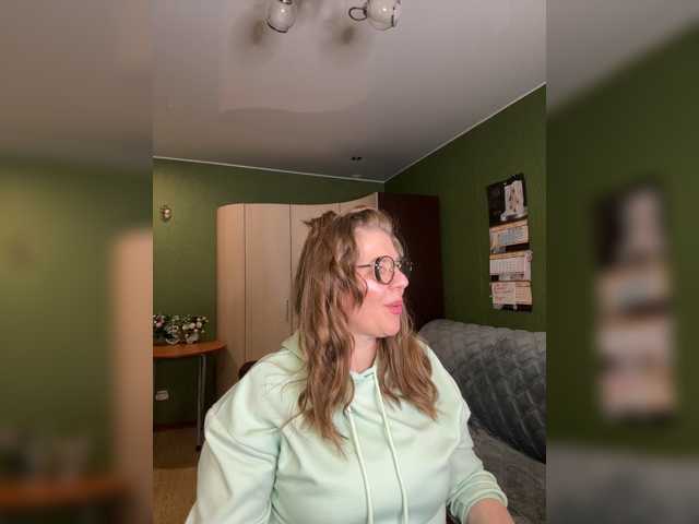 Veronika_Gold live cam preview