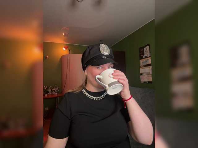 Veronika_Gold live cam preview