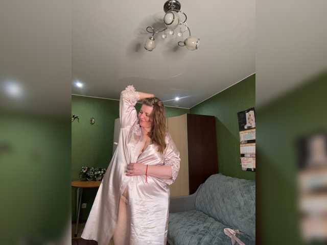 Veronika_Gold live cam preview