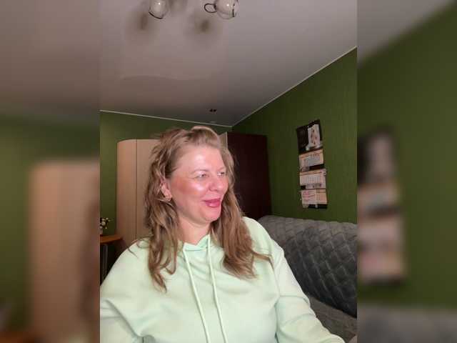 Veronika_Gold live cam preview