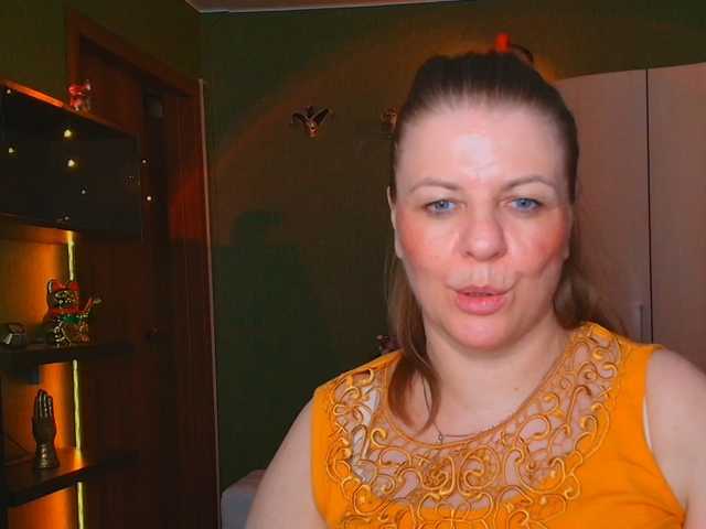 Veronika_Gold live cam preview