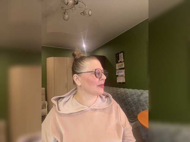 Taly1974 live cam on BongaCams