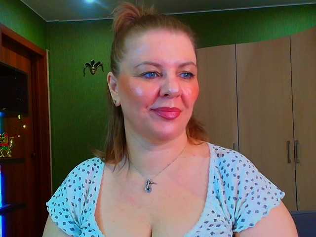 Veronika_Gold live cam preview