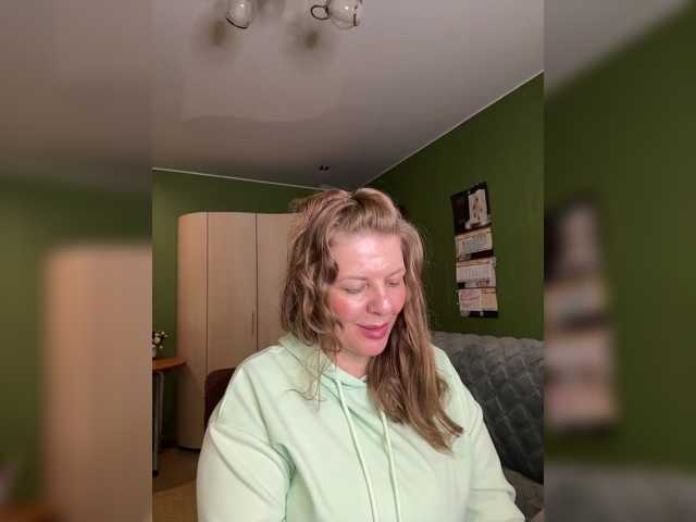 Veronika_Gold live cam preview