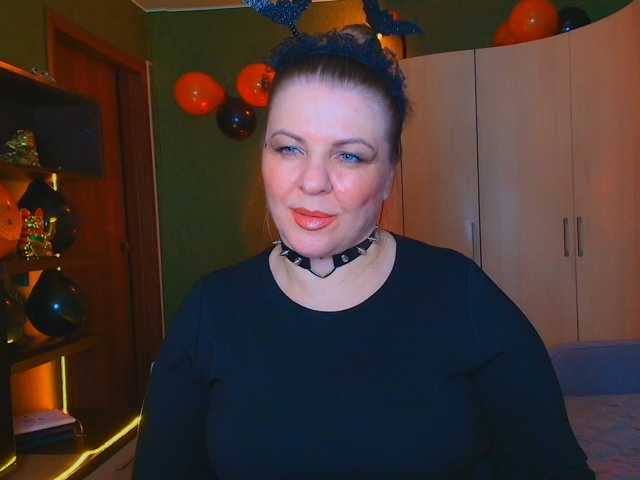 Veronika_Gold live cam preview