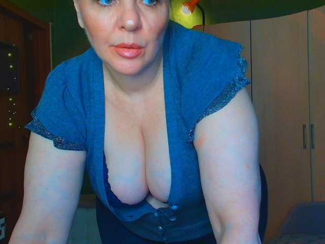 Veronika_Gold live cam preview