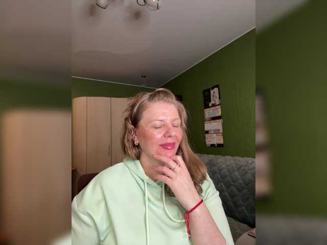 Veronika_Gold live cam preview