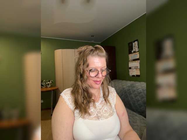 Veronika_Gold live cam preview