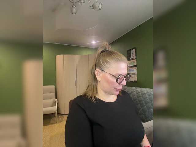 Veronika_Gold live cam preview