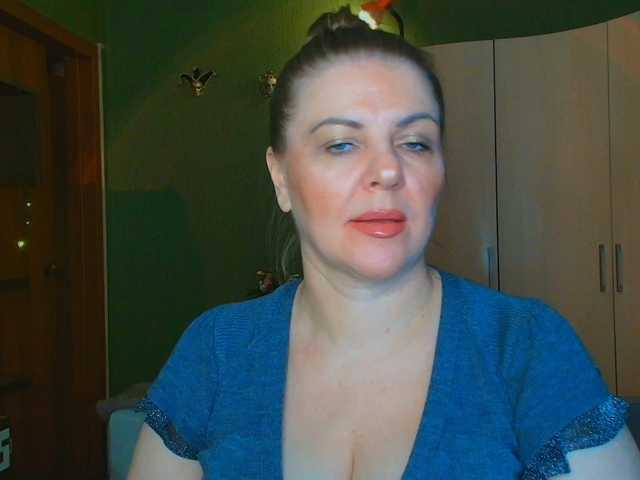 Veronika_Gold live cam preview