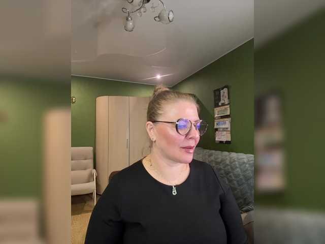 Veronika_Gold live cam preview