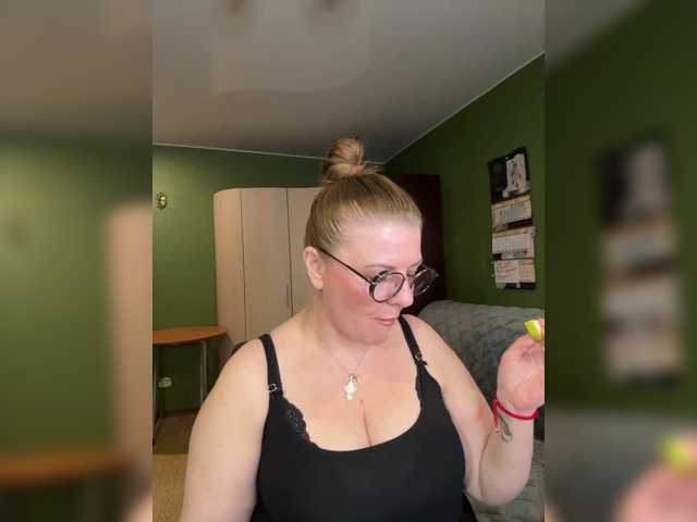Veronika_Gold live cam preview