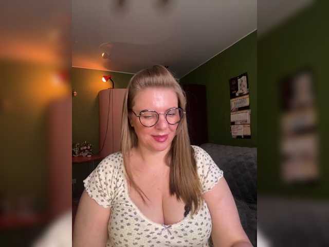 Veronika_Gold live cam preview